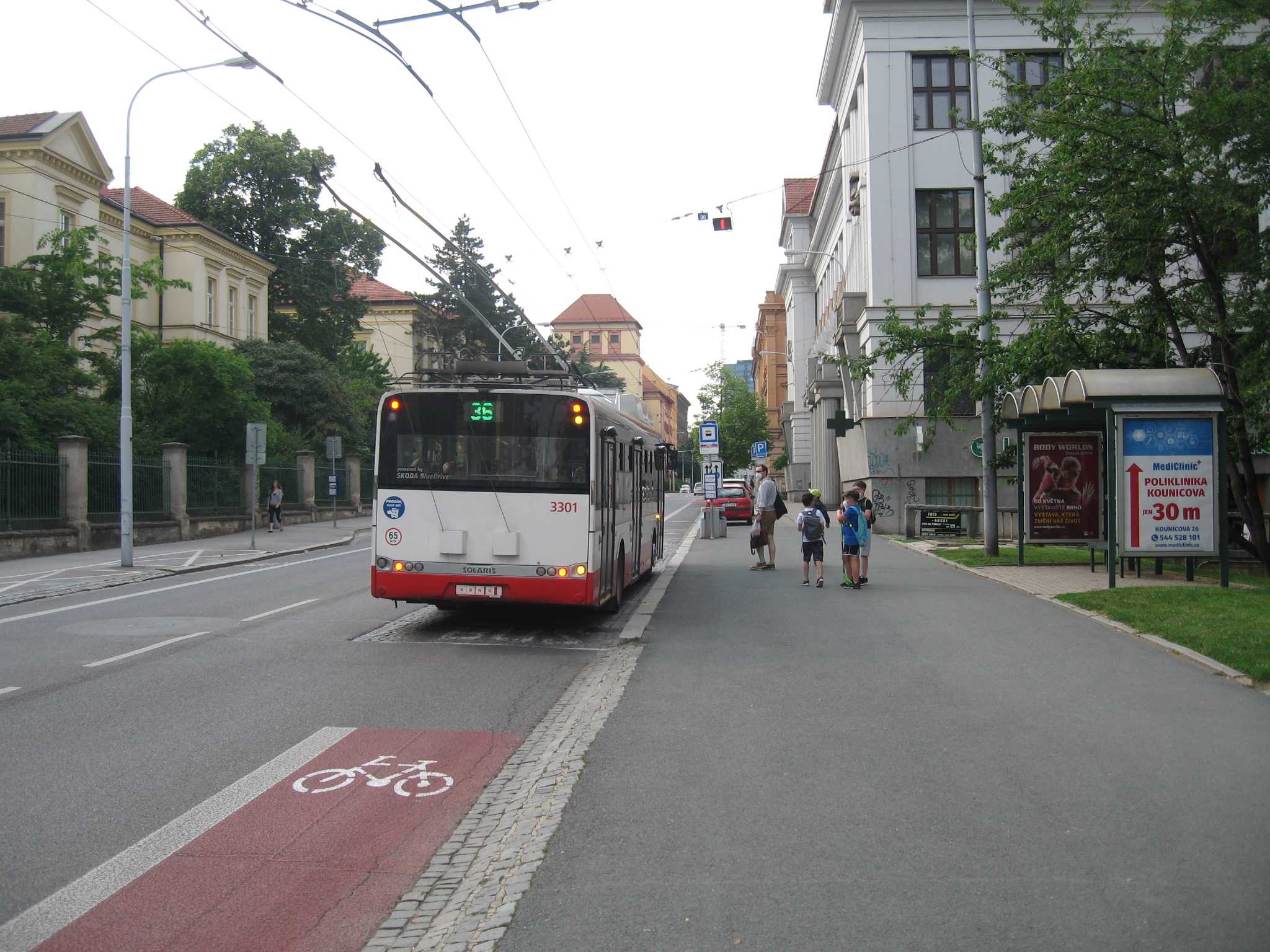 Autobusové zastávky 16